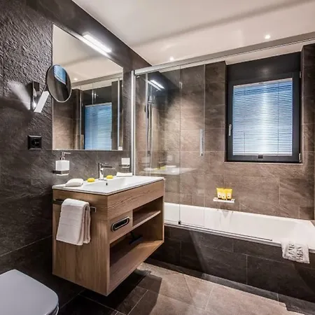 Luxurious Le